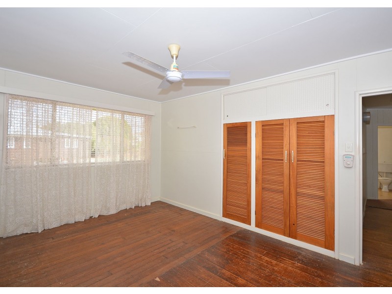 7 Macrossan Street, Childers QLD 4660