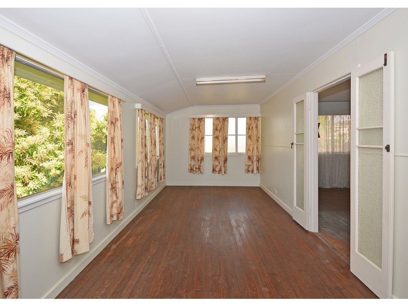 7 Macrossan Street, Childers QLD 4660
