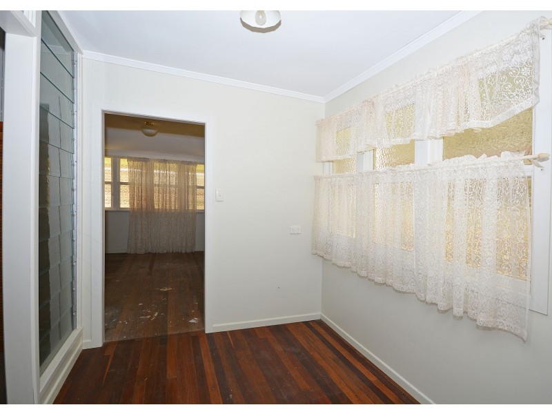 7 Macrossan Street, Childers QLD 4660