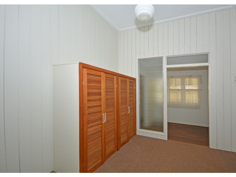 7 Macrossan Street, Childers QLD 4660