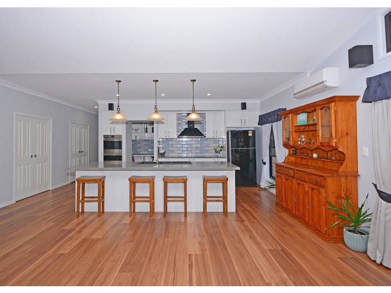 561 Dundowran Road, Dundowran QLD 4655