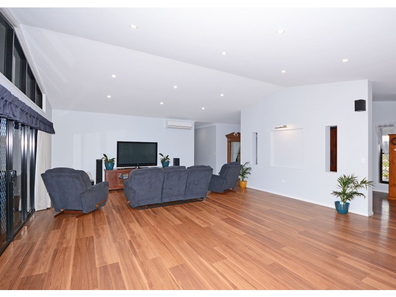 561 Dundowran Road, Dundowran QLD 4655