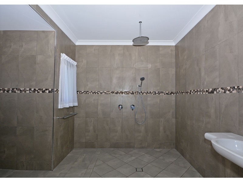 561 Dundowran Road, Dundowran QLD 4655