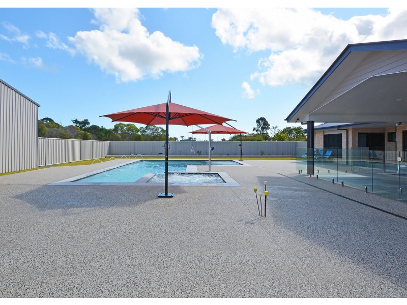 561 Dundowran Road, Dundowran QLD 4655