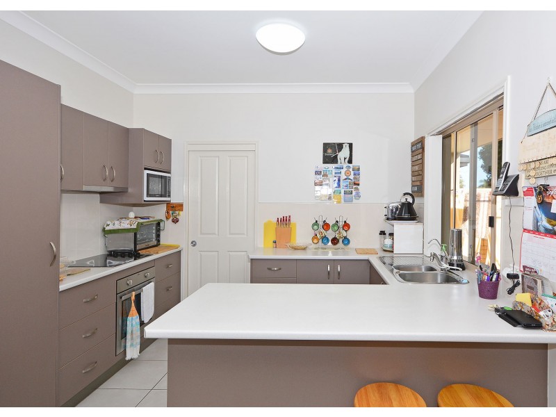 4/142-146 Elizabeth St, Urangan QLD 4655