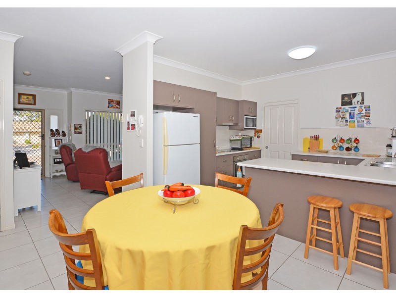 4/142-146 Elizabeth St, Urangan QLD 4655