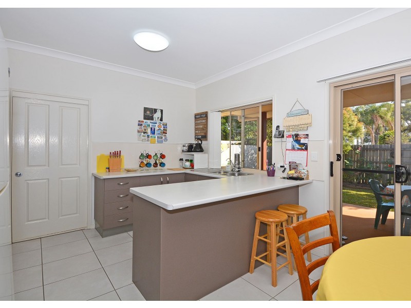 4/142-146 Elizabeth St, Urangan QLD 4655