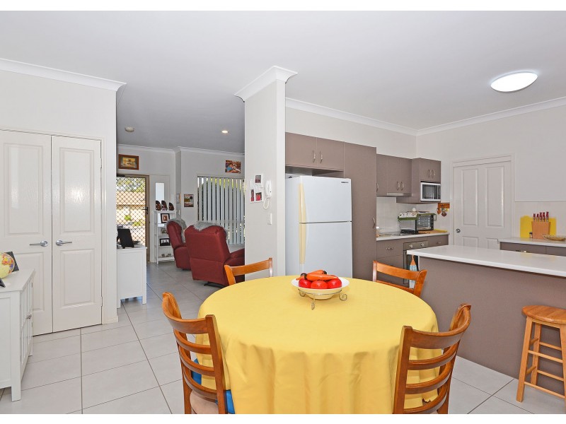 4/142-146 Elizabeth St, Urangan QLD 4655