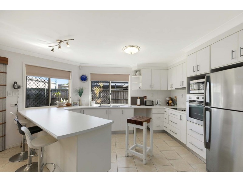 4 Louise Drive, Burrum Heads QLD 4659