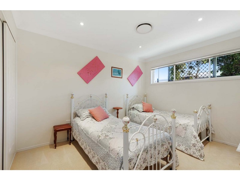 4 Louise Drive, Burrum Heads QLD 4659