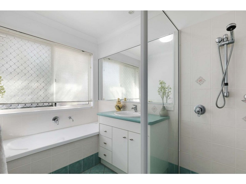 4 Louise Drive, Burrum Heads QLD 4659