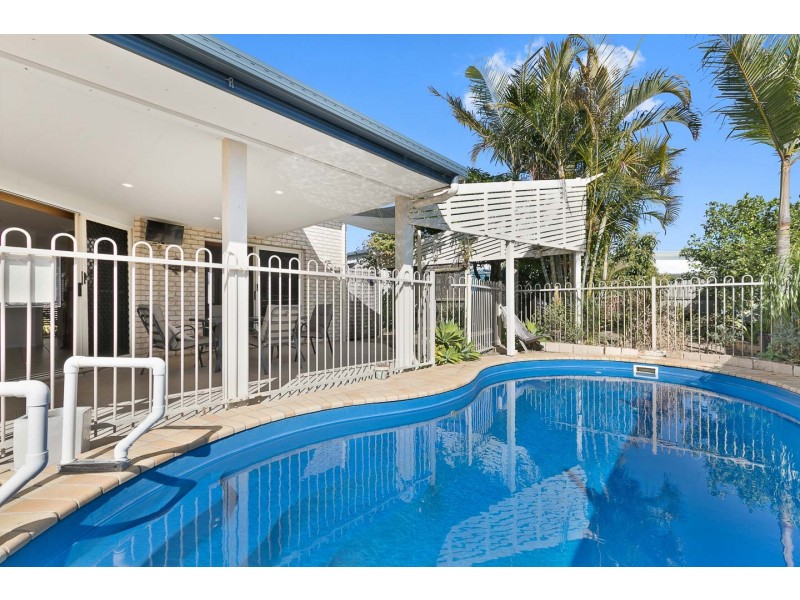 4 Louise Drive, Burrum Heads QLD 4659