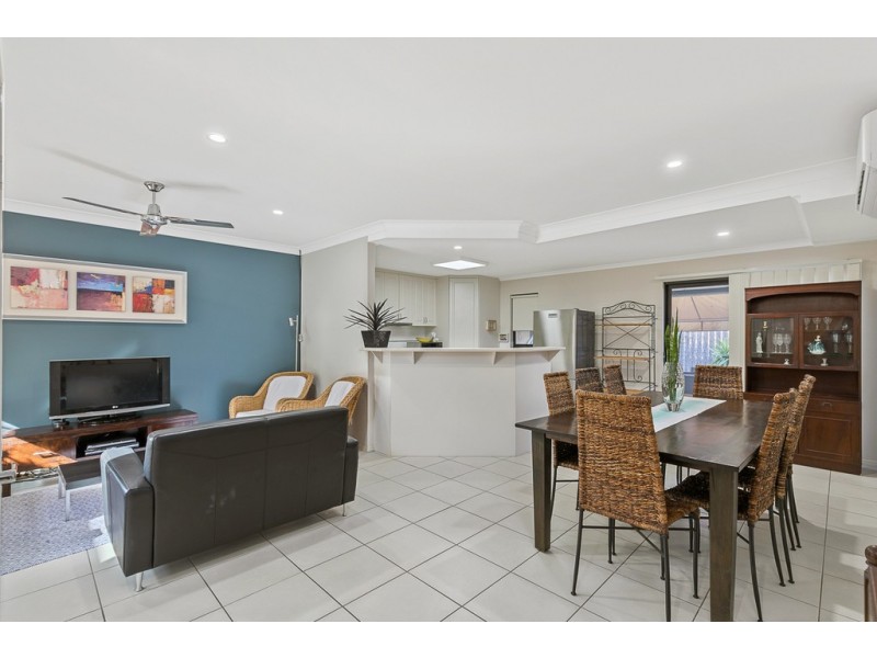 4/9 Freshwater Street, Scarness QLD 4655