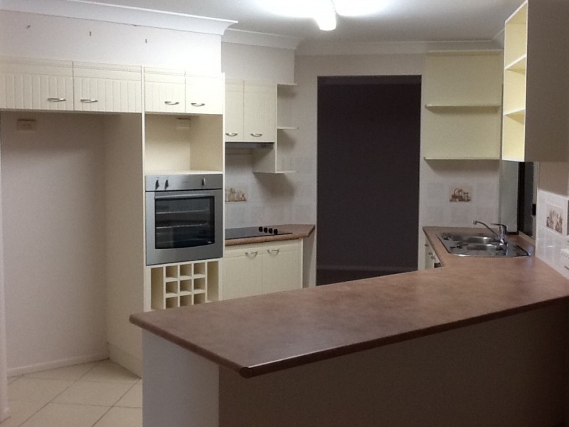 52 HAYDN DRIVE, Kawungan QLD 4655