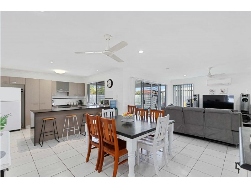 34 Endeavour Way, Eli Waters QLD 4655