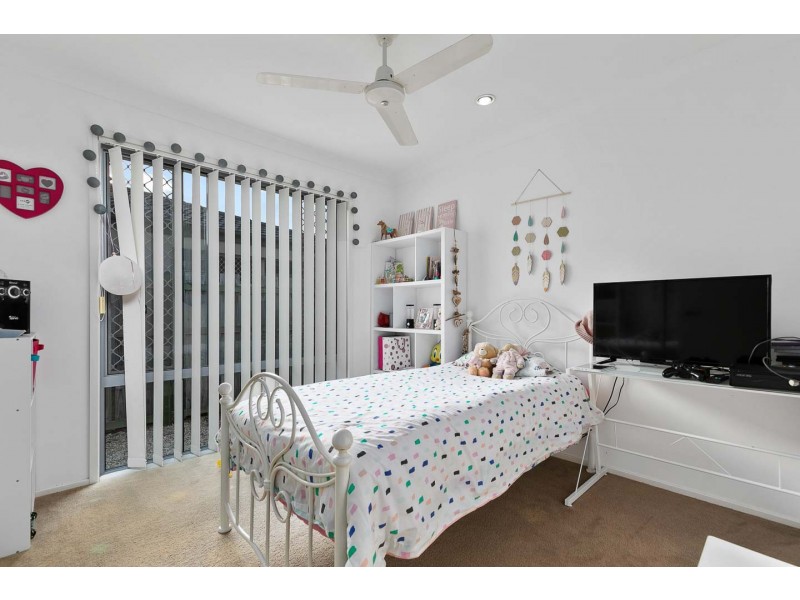 34 Endeavour Way, Eli Waters QLD 4655