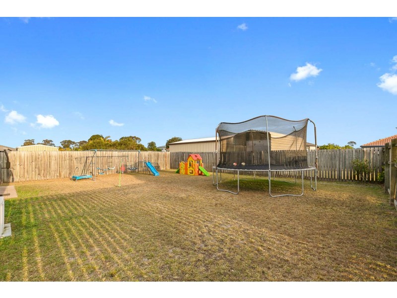 34 Endeavour Way, Eli Waters QLD 4655