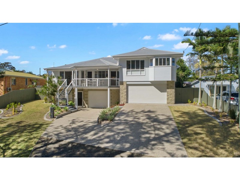 11 Esplanade, Point Vernon QLD 4655