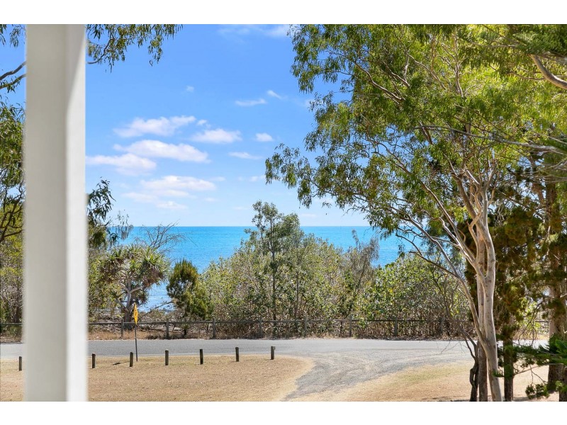 11 Esplanade, Point Vernon QLD 4655