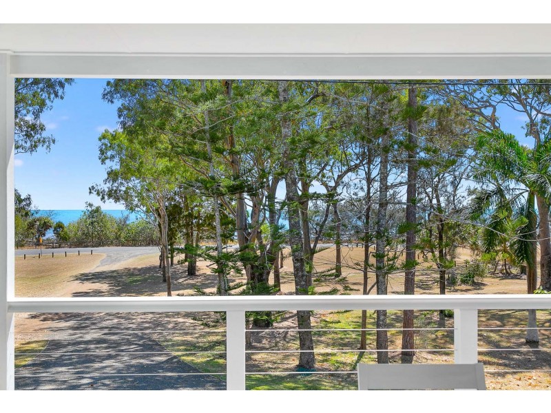 11 Esplanade, Point Vernon QLD 4655