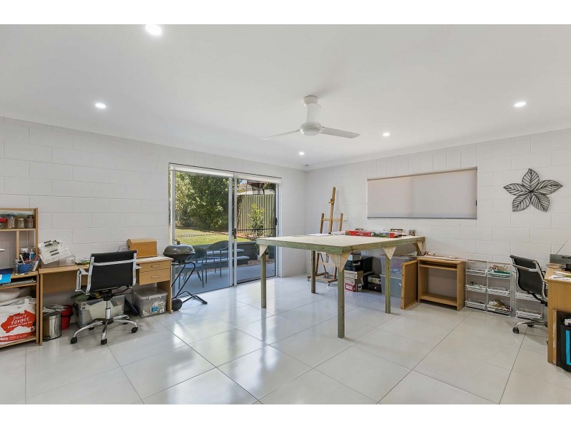 11 Esplanade, Point Vernon QLD 4655