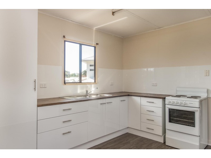 12 West Street, Torquay QLD 4655