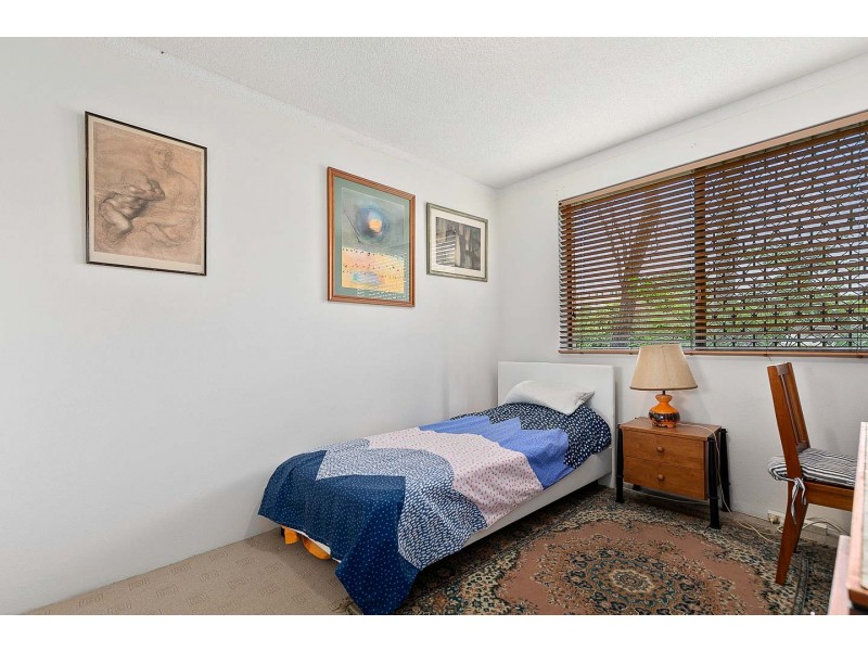 2/394 Esplanade, Torquay QLD 4655