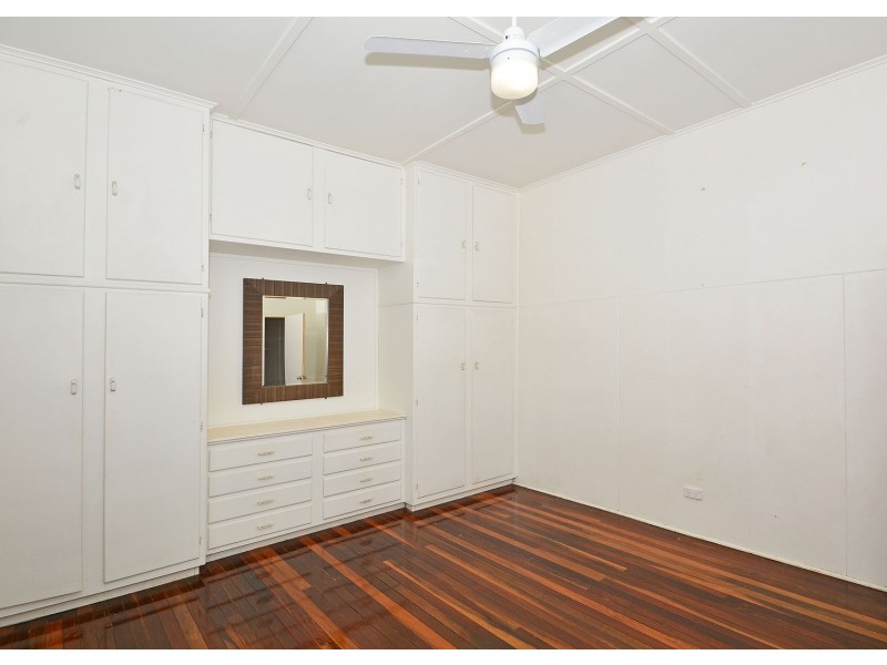 4 King Street, Urangan QLD 4655