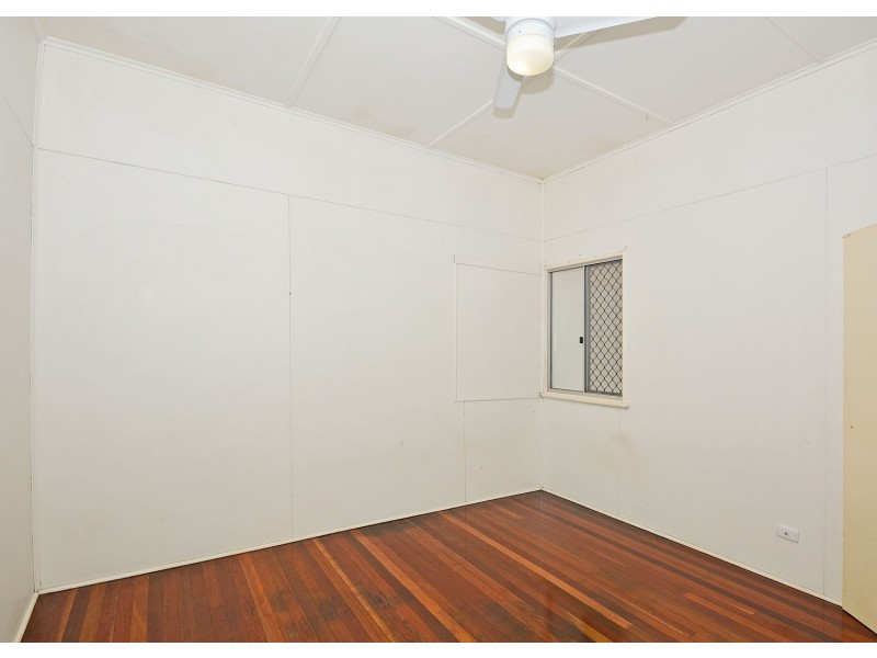 4 King Street, Urangan QLD 4655