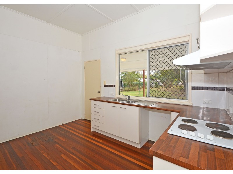 4 King Street, Urangan QLD 4655