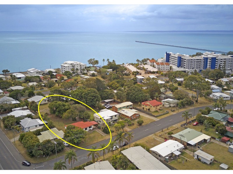 4 King Street, Urangan QLD 4655