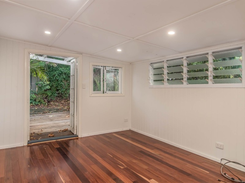 9 Down Street, Scarness QLD 4655