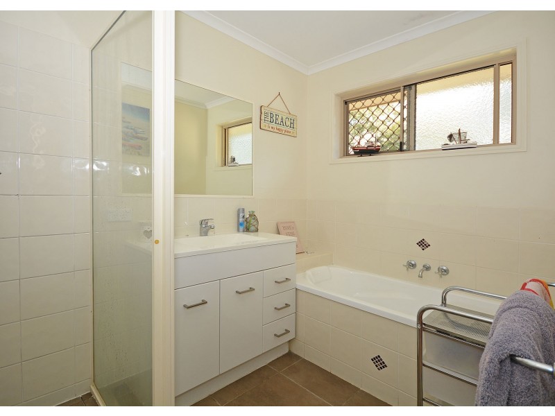 31 Sunny Way, Toogoom QLD 4655