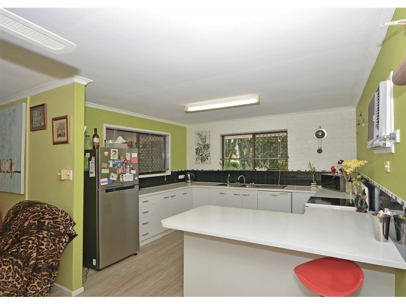 9/415-417 Boat Harbour Drive, Torquay QLD 4655