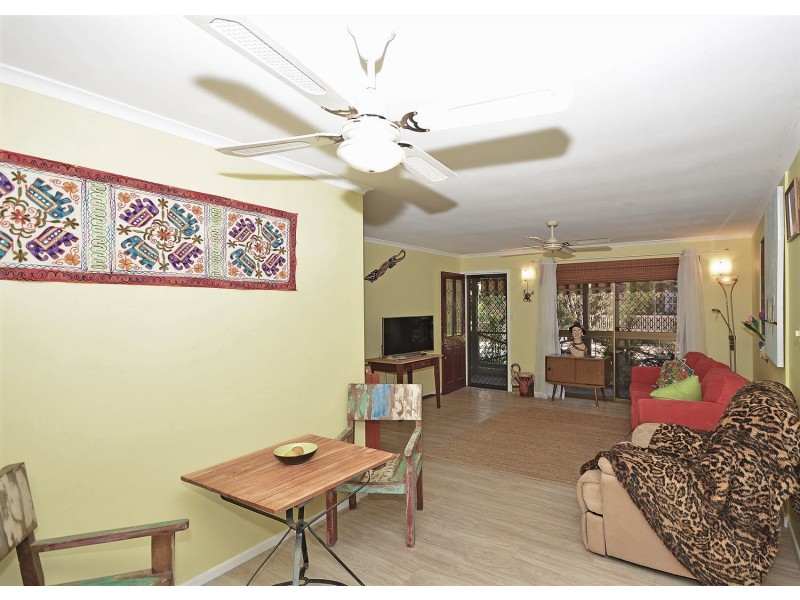 9/415-417 Boat Harbour Drive, Torquay QLD 4655