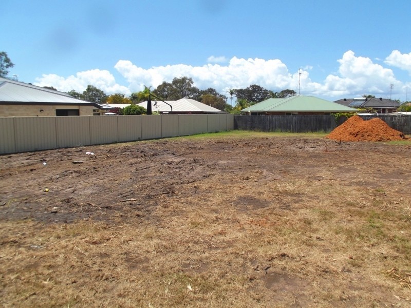 116 Limpus St, Urangan QLD 4655