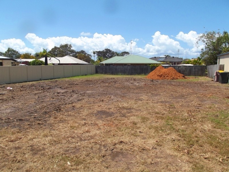 116 Limpus St, Urangan QLD 4655