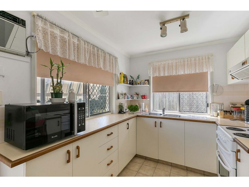 2/9 Wedge Street, Urraween QLD 4655
