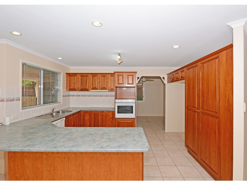 8 Durham Court, Kawungan QLD 4655