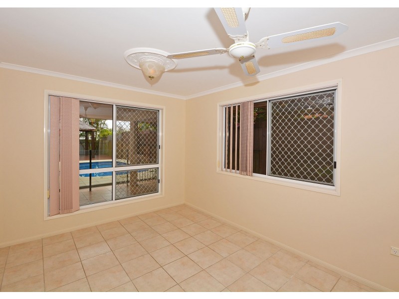 8 Durham Court, Kawungan QLD 4655