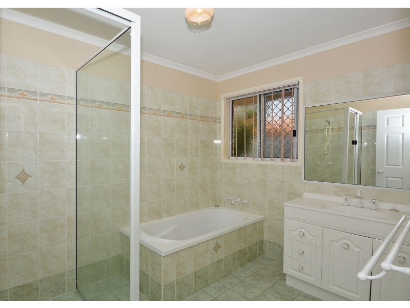 8 Durham Court, Kawungan QLD 4655