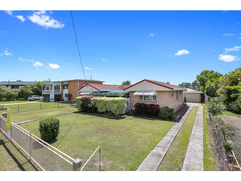 114 Long, Point Vernon QLD 4655