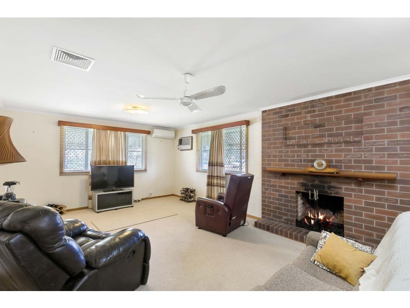 114 Long, Point Vernon QLD 4655