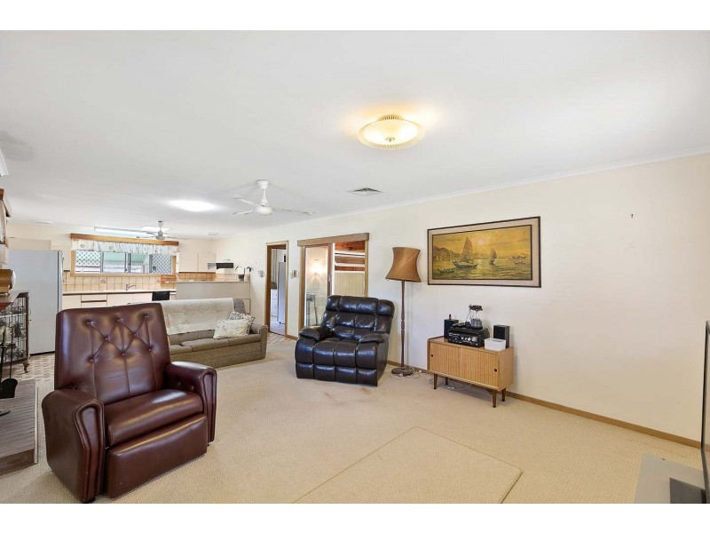 114 Long, Point Vernon QLD 4655