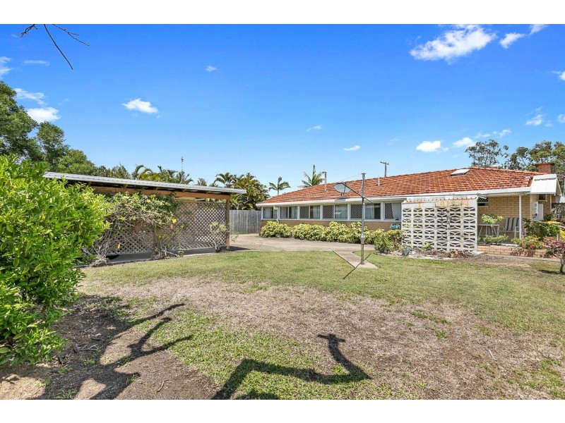 114 Long, Point Vernon QLD 4655