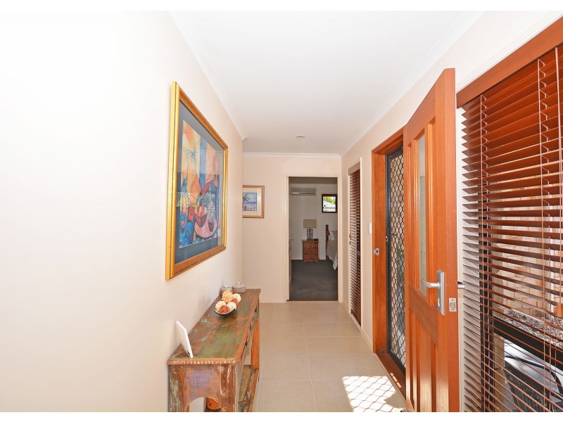 6 Bryan Court, Burrum Heads QLD 4659