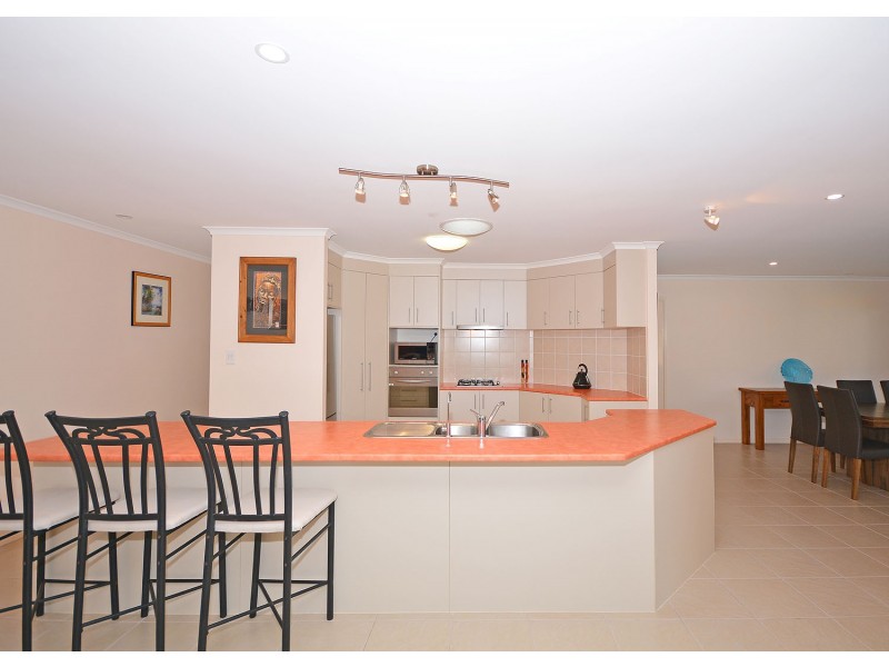 6 Bryan Court, Burrum Heads QLD 4659