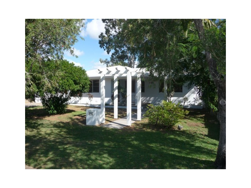 69 Long St, Point Vernon QLD 4655