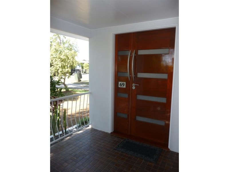 69 Long St, Point Vernon QLD 4655