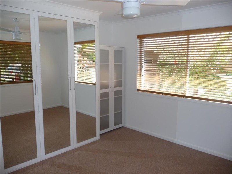 69 Long St, Point Vernon QLD 4655